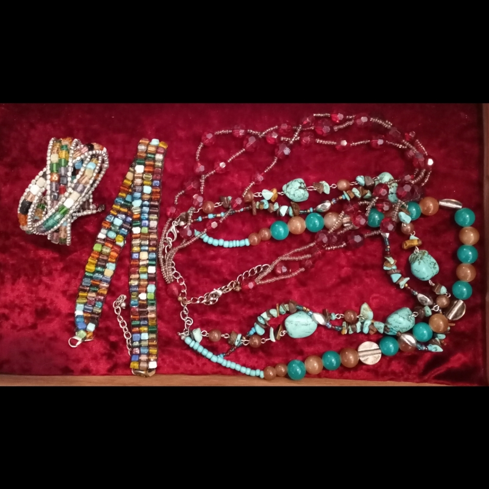 JEWELRY BUNDLE of 3 Necklaces & 1 Matching Bracelet - some semi-precious